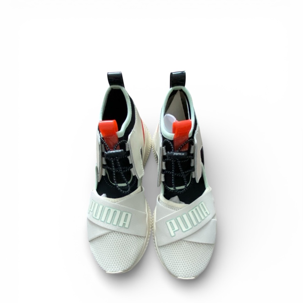 New Puma Fenty By Rihanna Vanilla ice cutout sneakers 8.5 wome